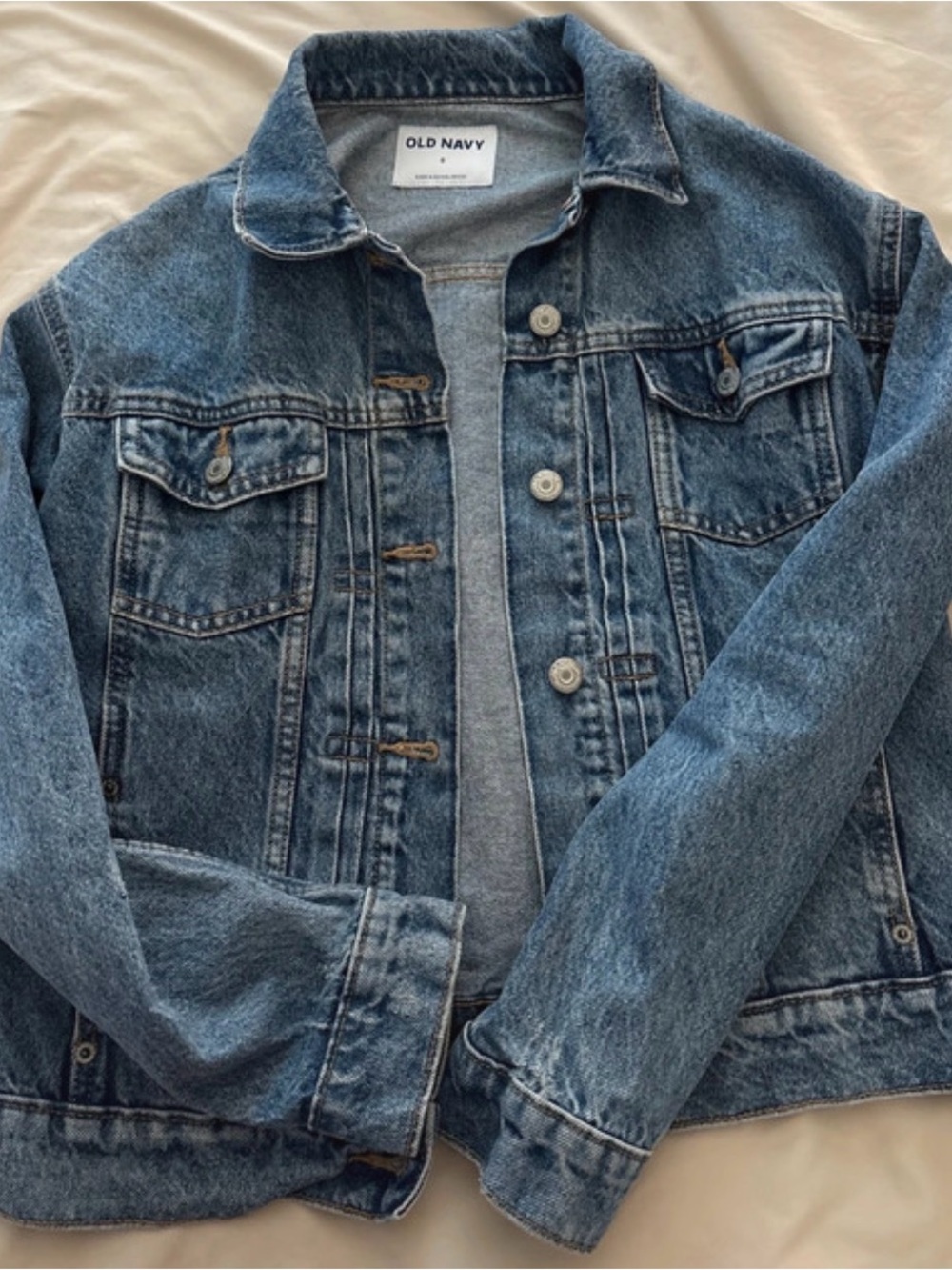 Old Navy Men's Classic Denim Jacket in Washed Blue